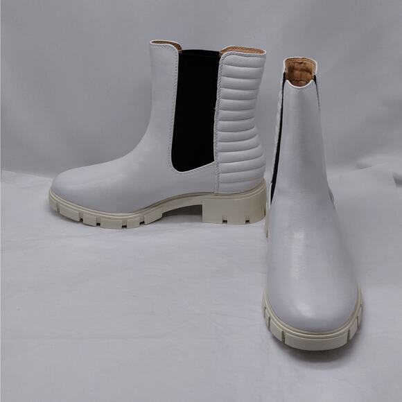Journee Collection Womens Chelsea Ankle Boots Size 9 White Chunky Lug Sole - Picture 4 of 12